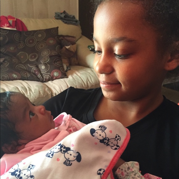 Meet your Posher, Greta Rena - Picture 2 of 8